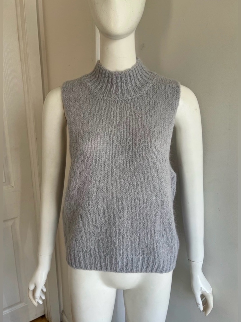 Reformation Baby  Alpaca Merino Wool Saga Knit Sweater Vest Size XL Gray Luxury - Picture 5 of 11